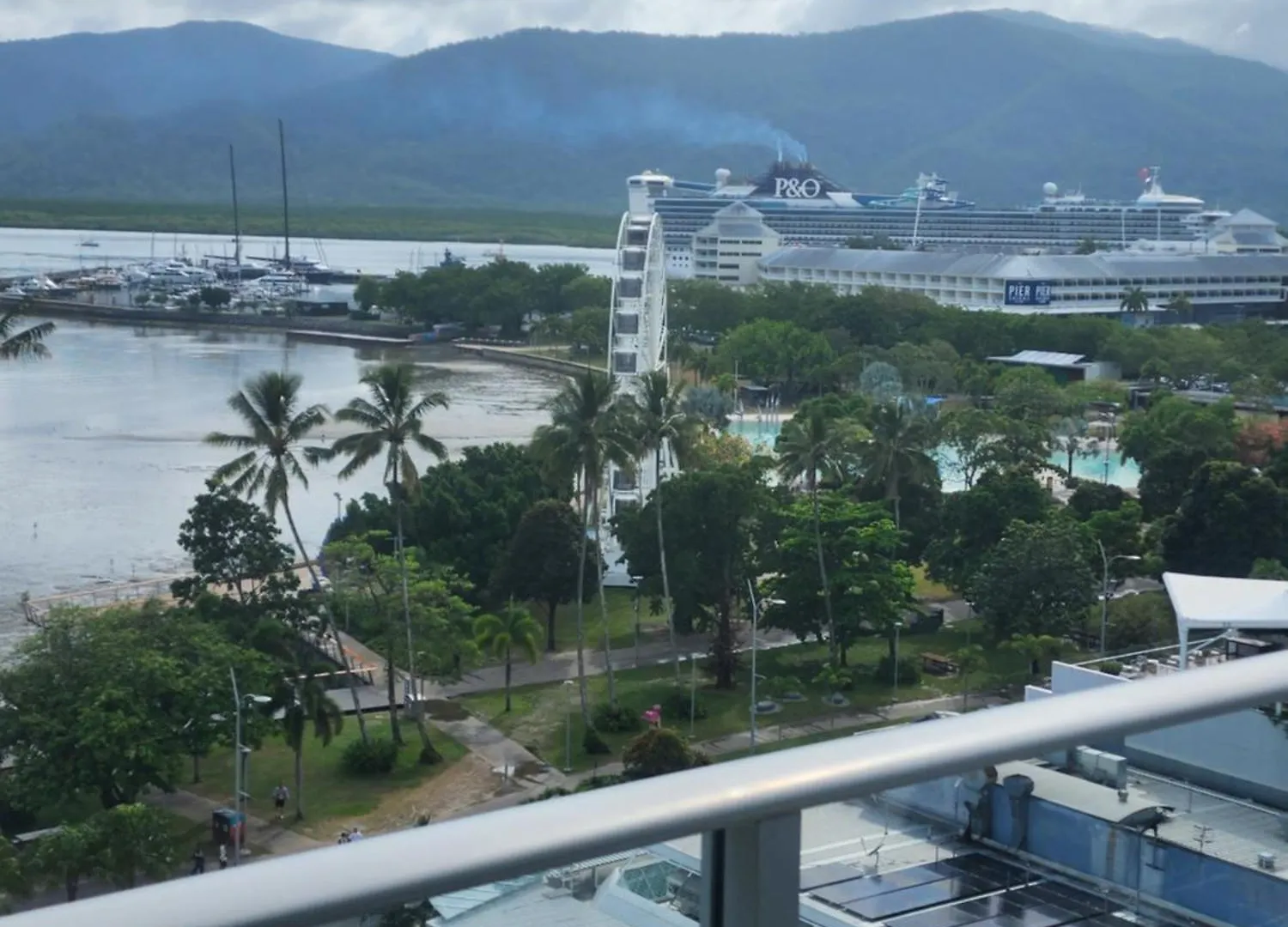 아파트 1 Bedroom Apt Ocean View On The Cairns Esplanade 오스트레일리아